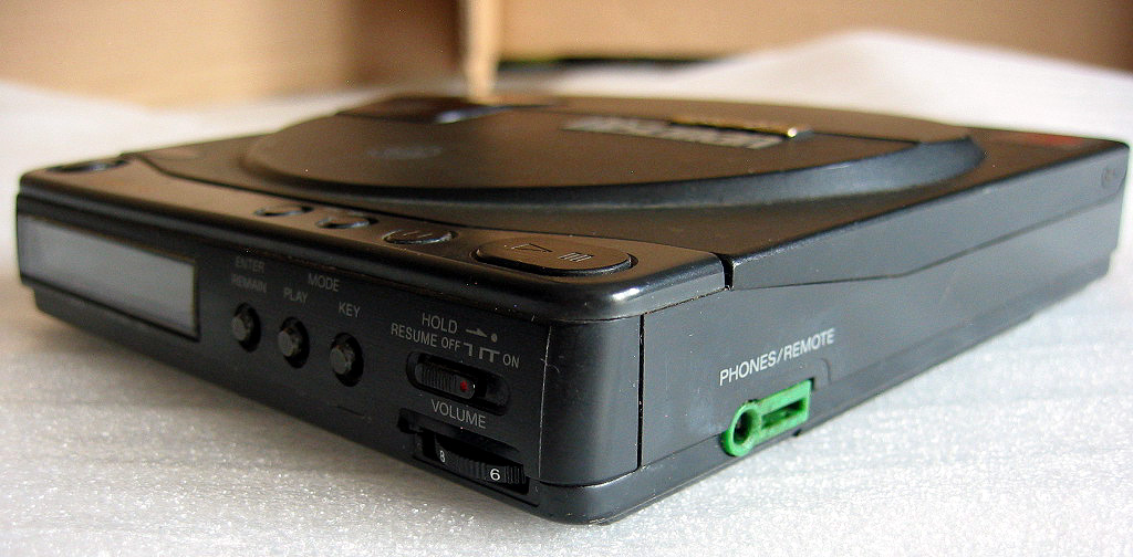VINTAGE SONY DISCMAN 1bit DAC MODEL D-99 COMPACT DISC CD