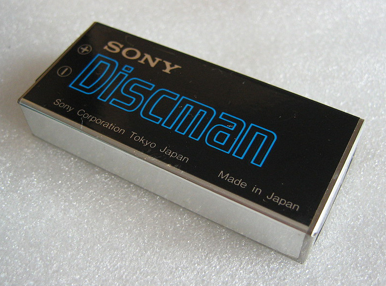 SONY Discman D-99 CDプレイヤー Sony Discman D-99 portable CD player (1990) - YouTube